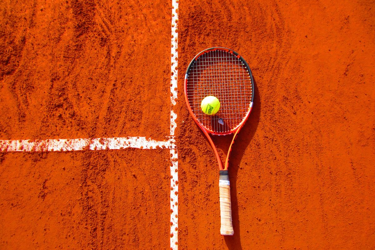 Overhead clay court tennis